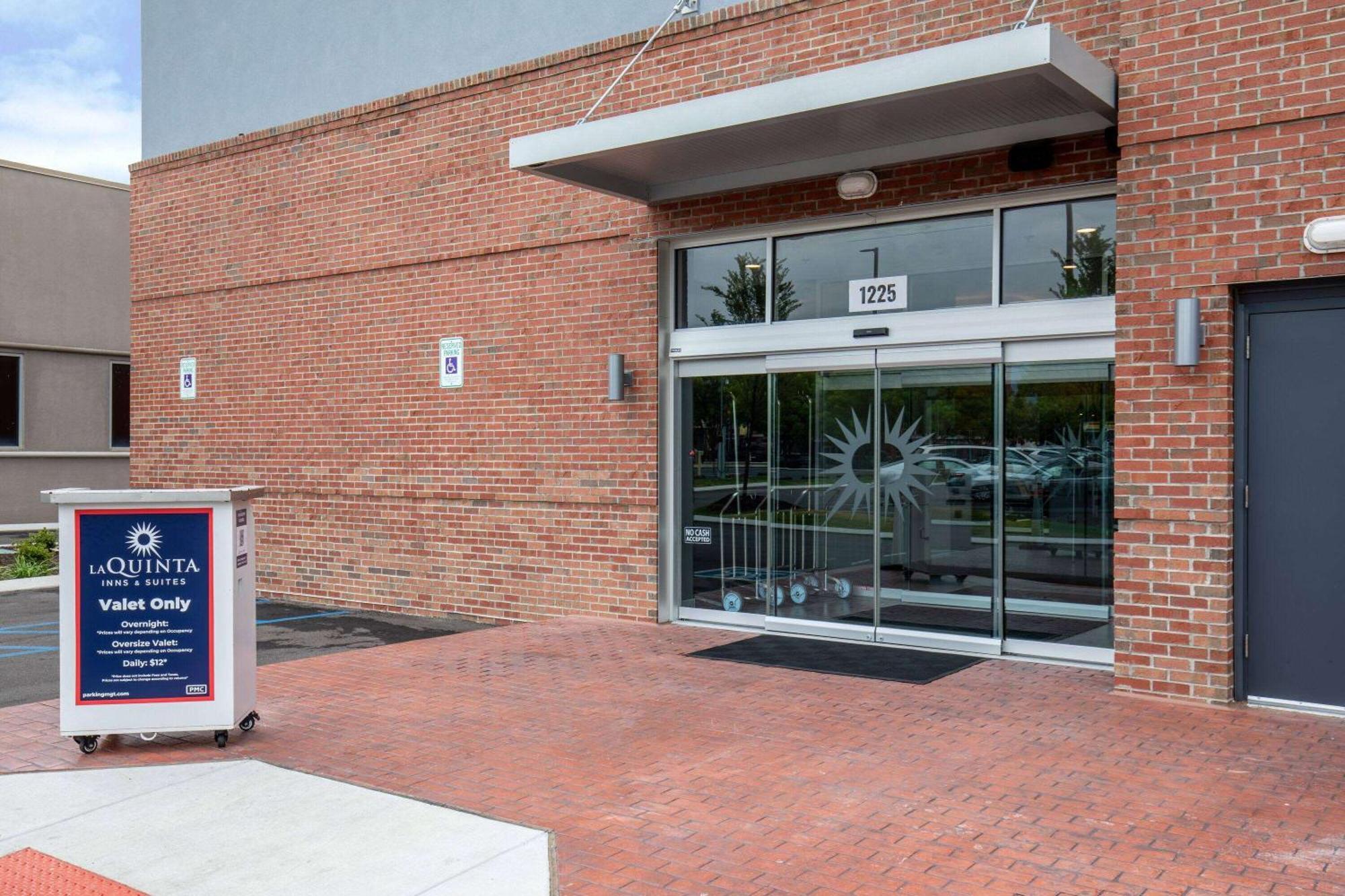 La Quinta Inn & Suites By Wyndham Chattanooga Downtown/South Exterior foto