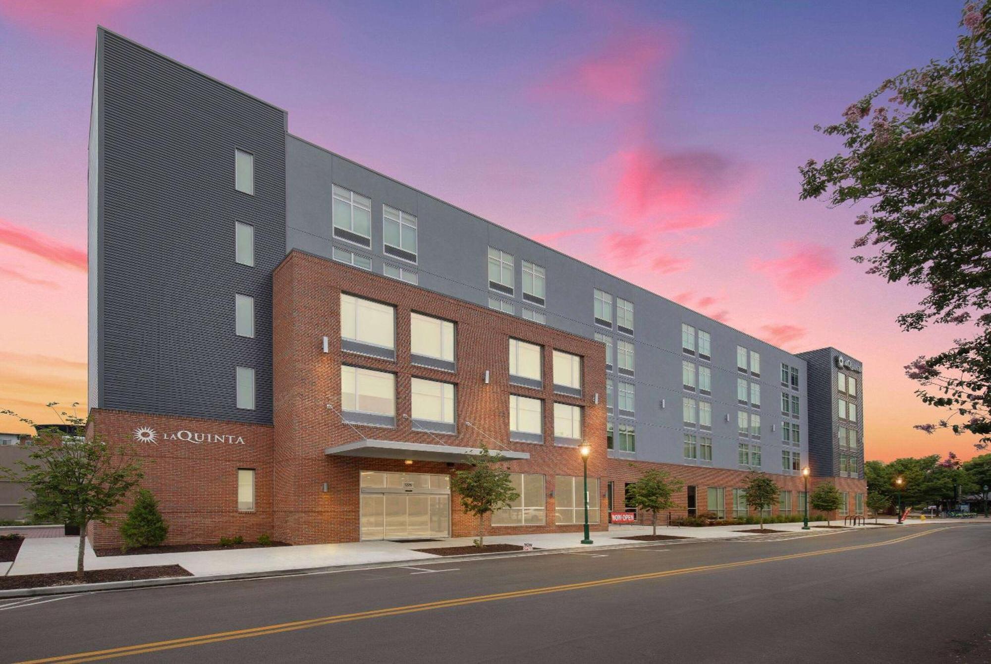 La Quinta Inn & Suites By Wyndham Chattanooga Downtown/South Exterior foto