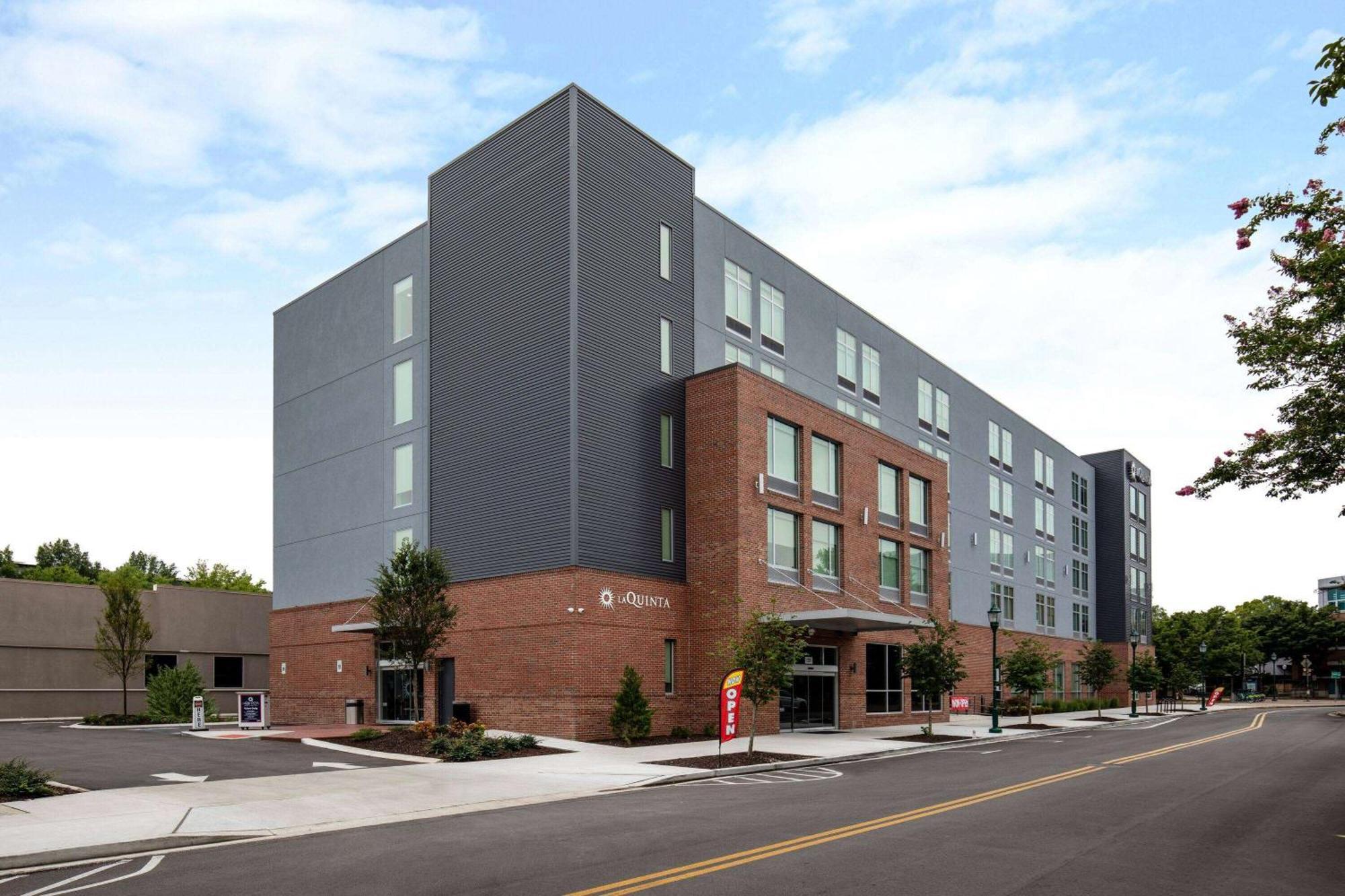 La Quinta Inn & Suites By Wyndham Chattanooga Downtown/South Exterior foto